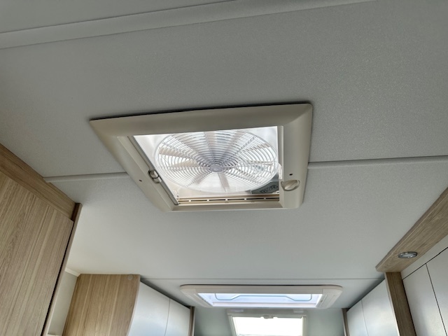 Elddis Autoquest 155 2025 16