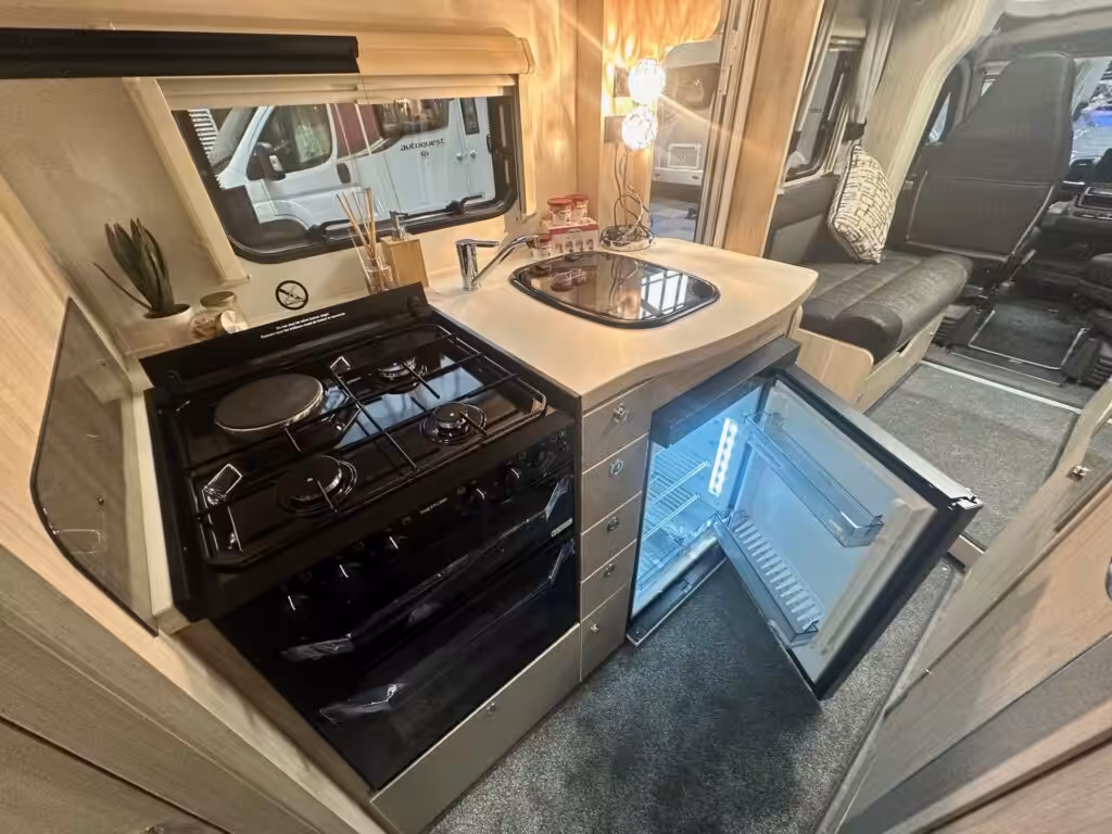 Elddis Autoquest APEX 194 2026 New 7
