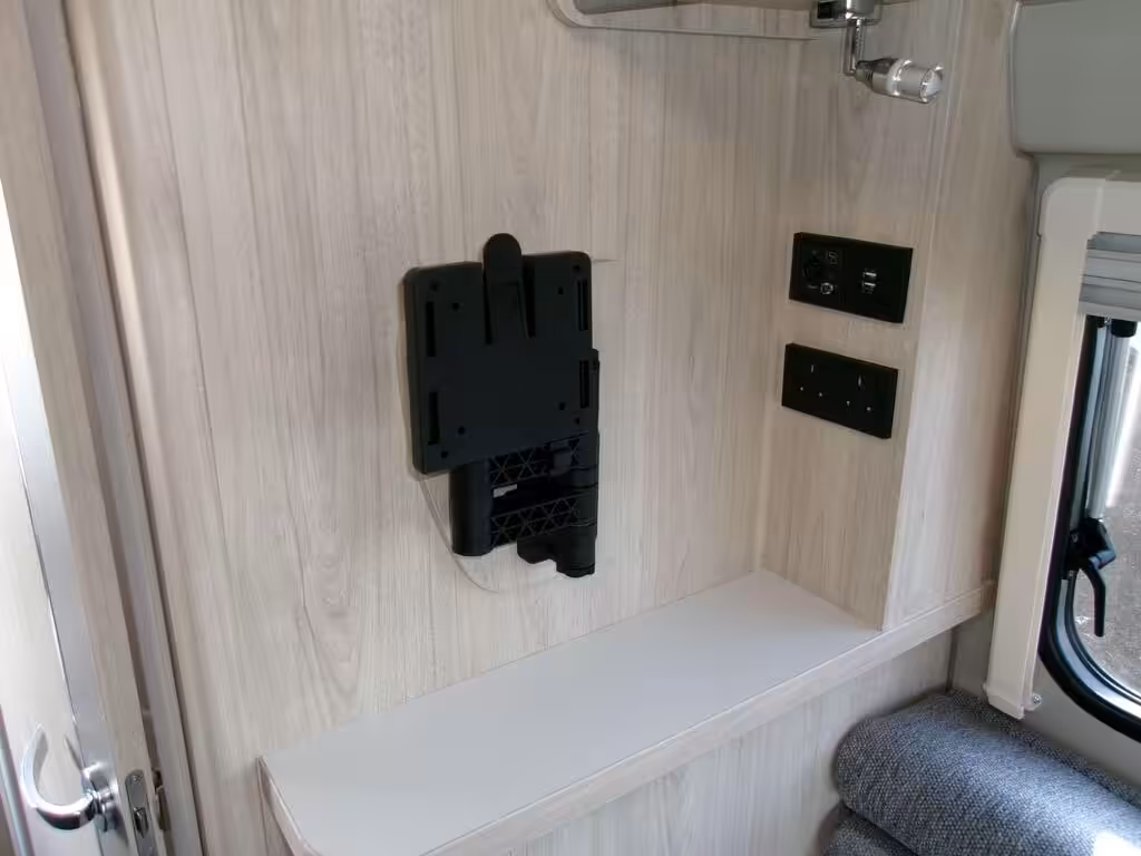 Elddis Autoquest Evolve CV40 2026 New 12