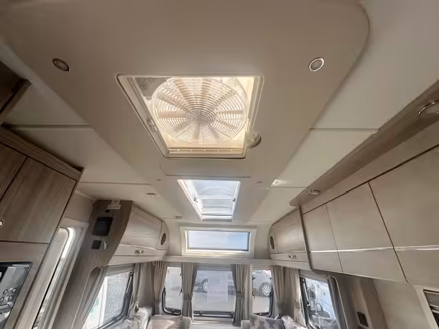 Elddis Supreme 554 2022 15