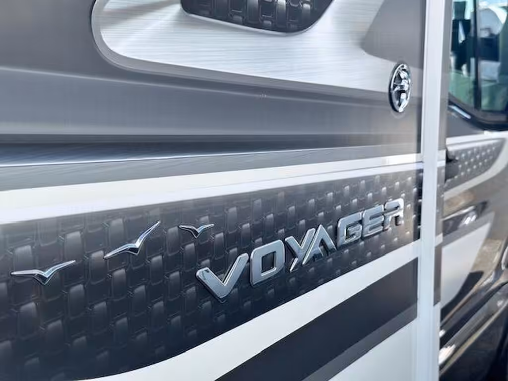 Swift Voyager 485 2026 NEW 9