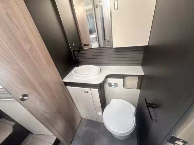 Swift Voyager 584 2026 New 14