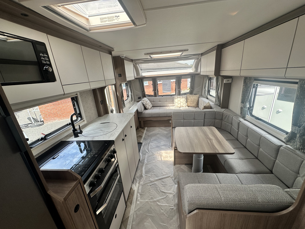 Coachman Acadia 660 Xtra 2026 11
