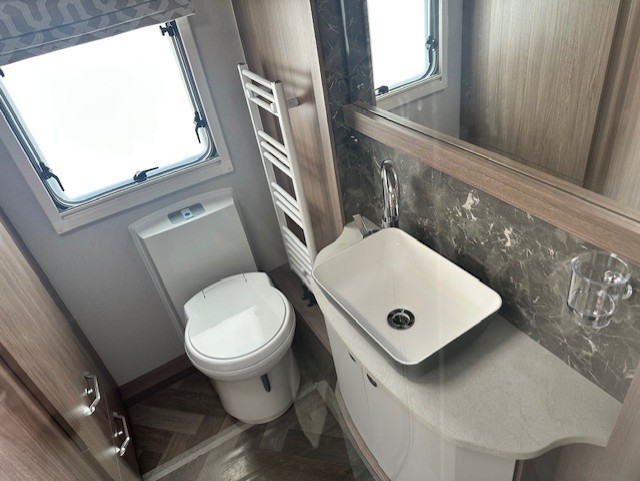 Coachman VIP 460 2026 12
