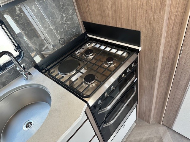 Coachman VIP 460 2026 8