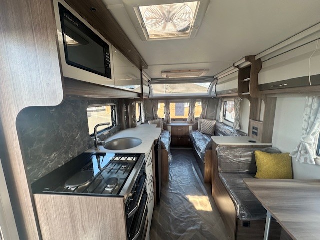 Coachman VIP 520 2026 10