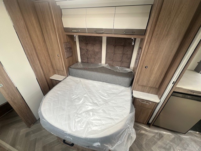 Coachman VIP 575 2026 10