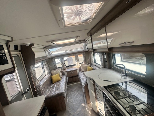 Coachman VIP 575 2026 5