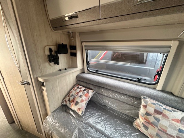 Elddis Autoquest CV80 2026 16