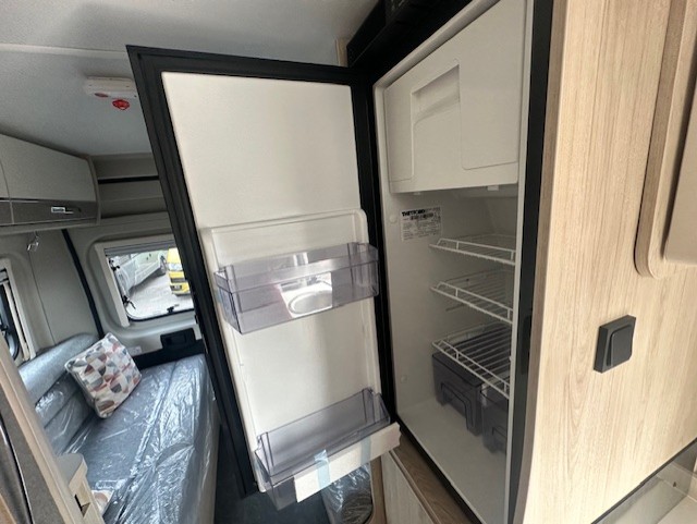 Elddis Autoquest CV80 2026 9