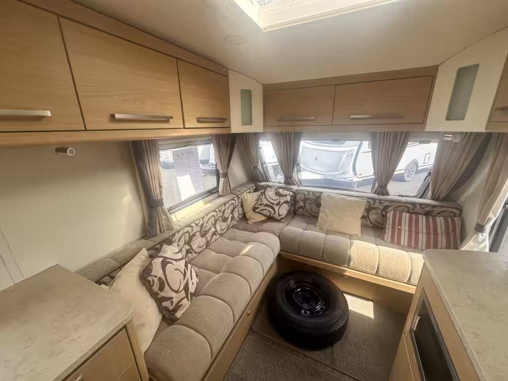 Elddis Avante 372 2012 5