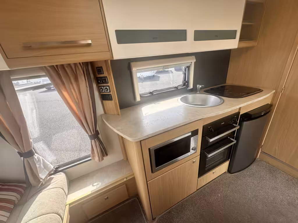 Elddis Avante 372 2012 6