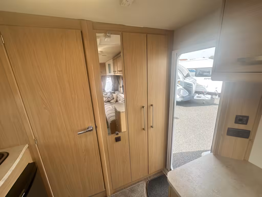 Elddis Avante 372 2012 9