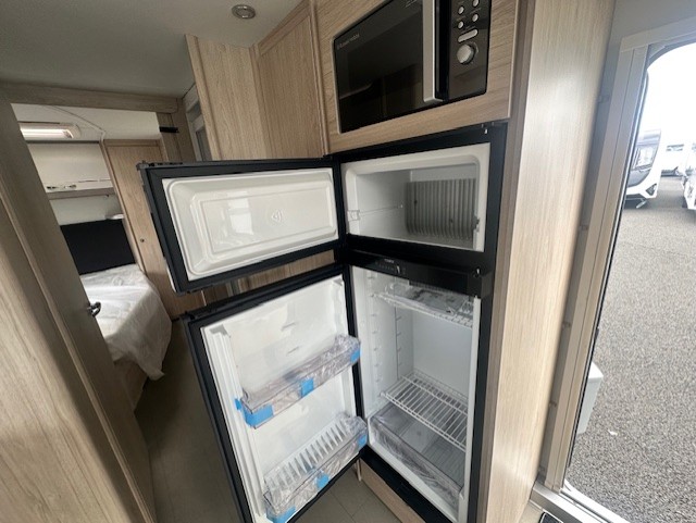 Elddis Avante APEX 868 2026 10