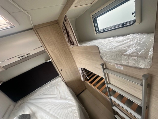 Elddis Avante APEX 868 2026 13