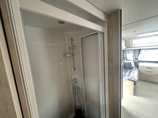 Elddis Avante APEX 868 2026 15