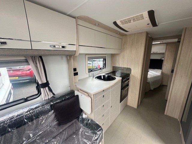 Elddis Avante APEX 868 2026 5