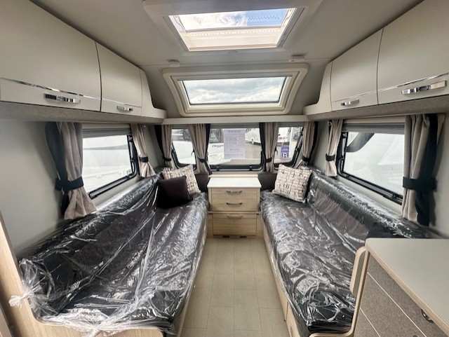 Elddis Avante APEX 868 2026 6