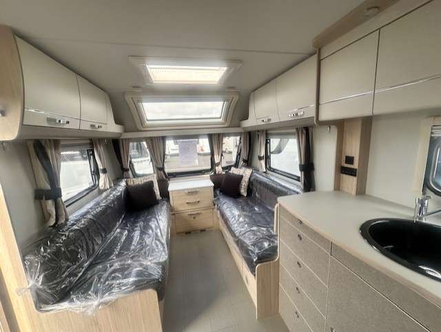 Elddis Avante APEX 868 2026 7