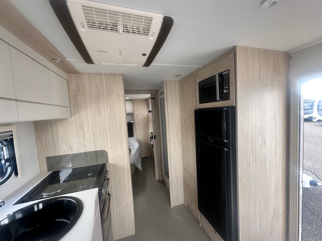 Elddis Avante APEX 868 2026 8