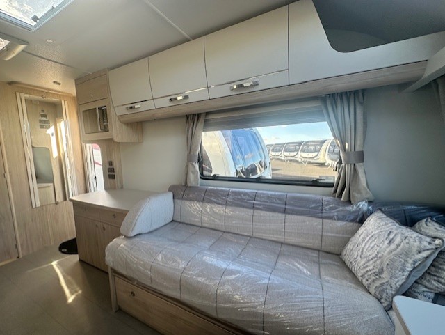 Elddis Crusader Hurricane 2026 5