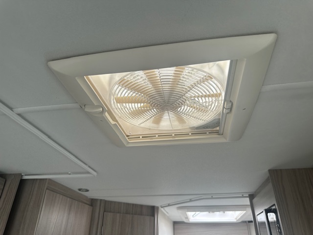 Elddis Supreme 840 2022 13