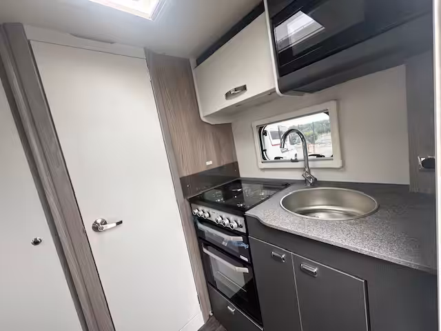 Swift Challenger 390 2026 6