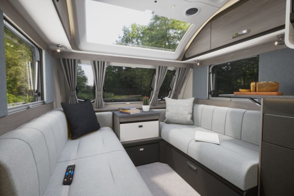 Swift Challenger 560 2026 13