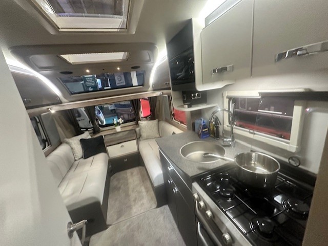 Swift Challenger 560 2026 5