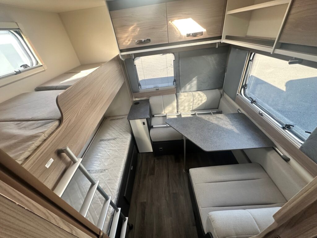Swift Challenger 590 2026 7