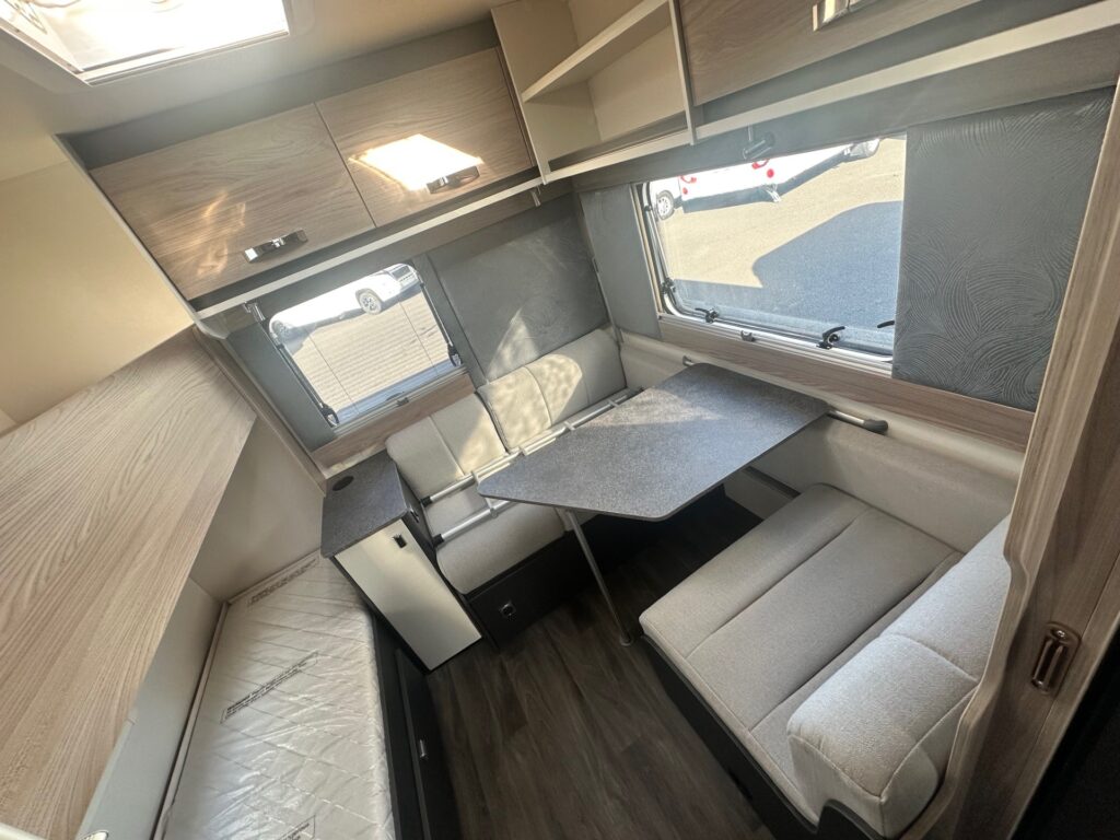 Swift Challenger 590 2026 8
