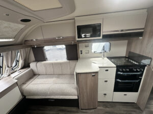 Swift Conqueror Grande 580 2026 5