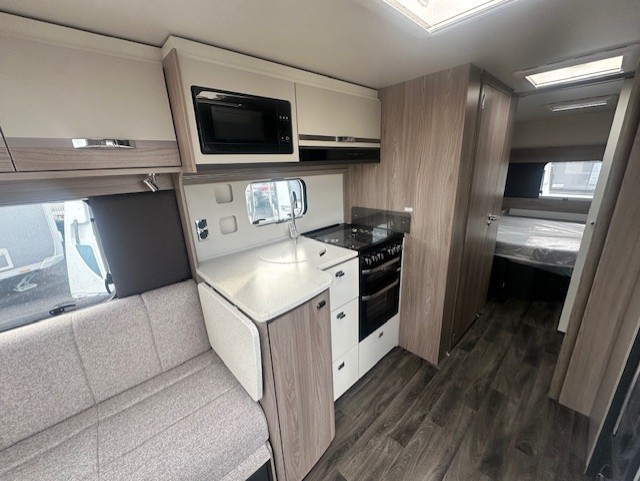 Swift Conqueror Grande 650L 2026 5