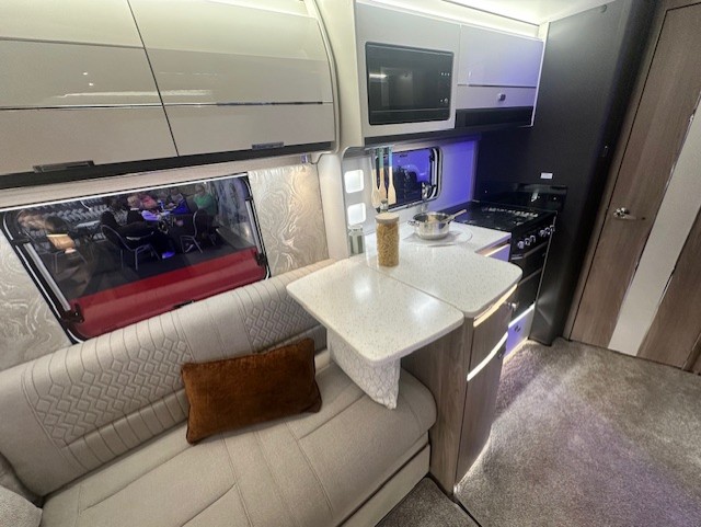 Swift Elegance Grande 835 2026 5
