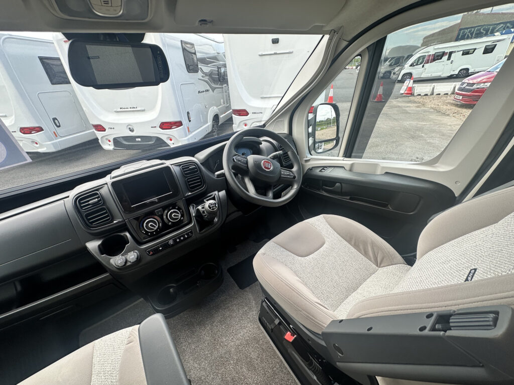 Swift Escape 664 2022 20