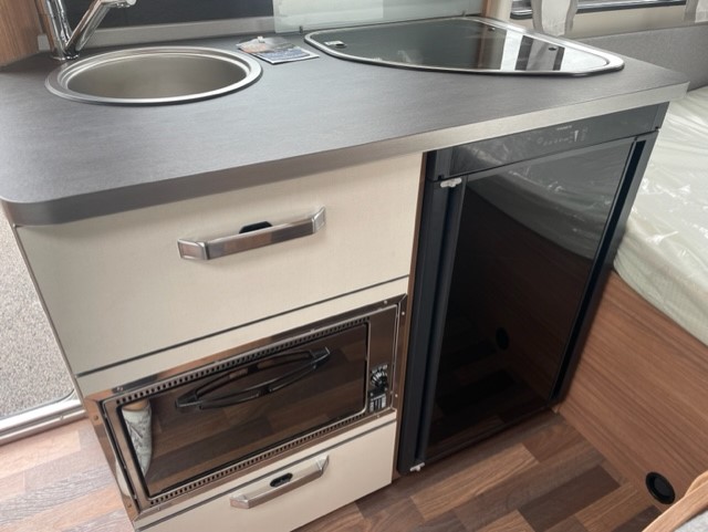 Weinsberg CaraOne 390 QD 2023 8 1